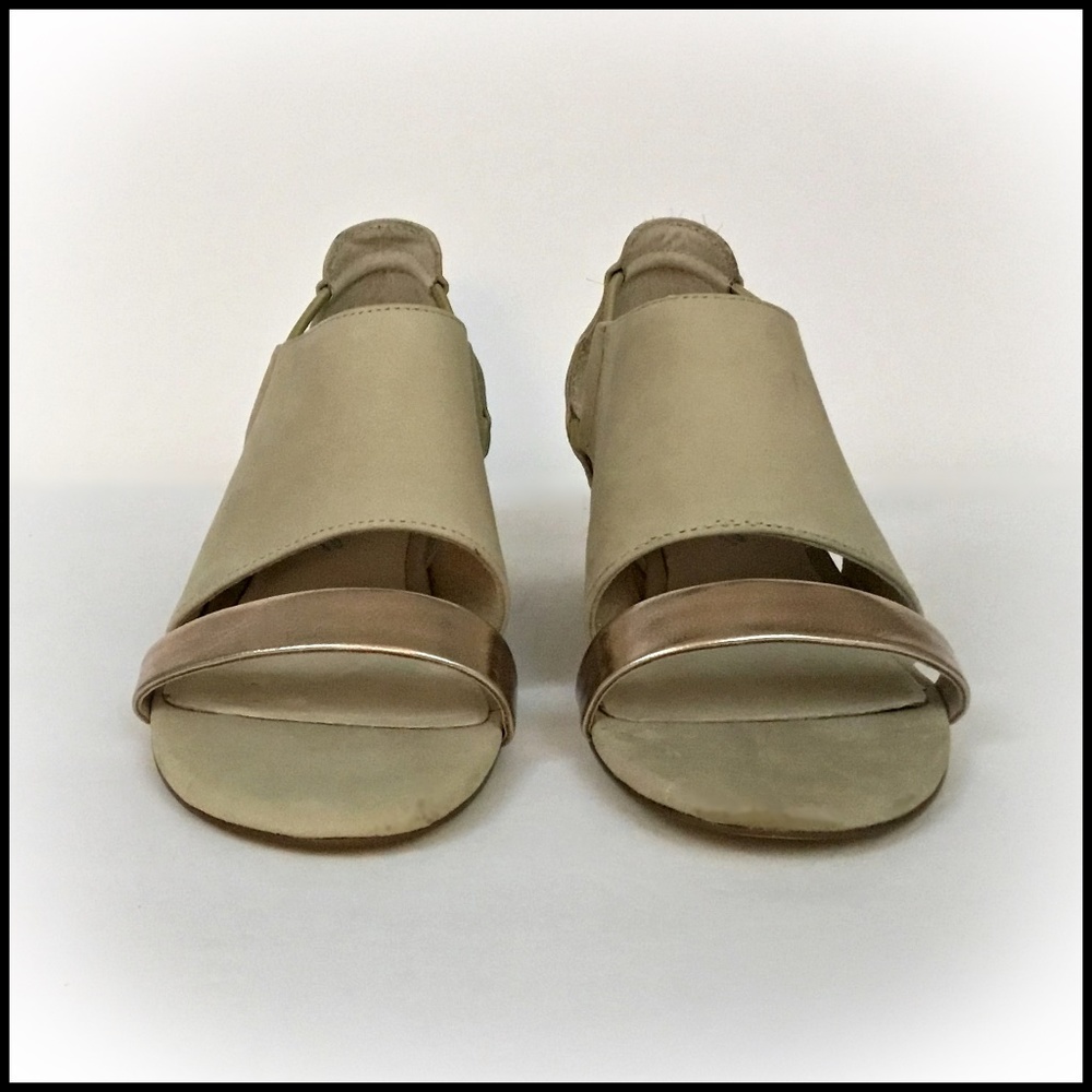 Matisse 'Port' Tan Suede Sandals - Picture 7 of 10